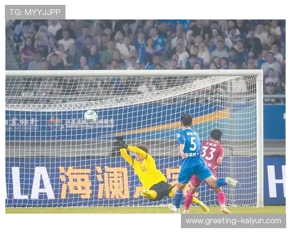 新赛季多支豪强激烈角逐冠军归属悬念升级球迷热情持续高涨引关注